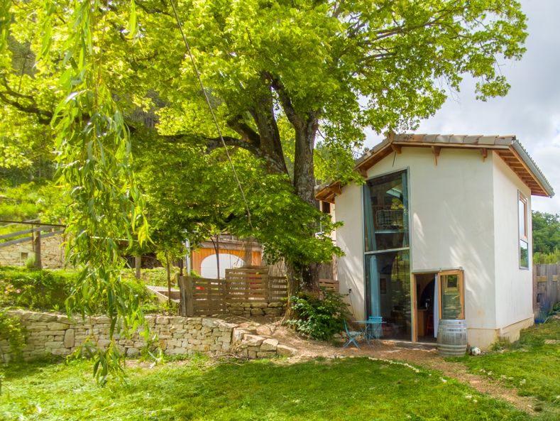 Le cabanon sous le tilleur