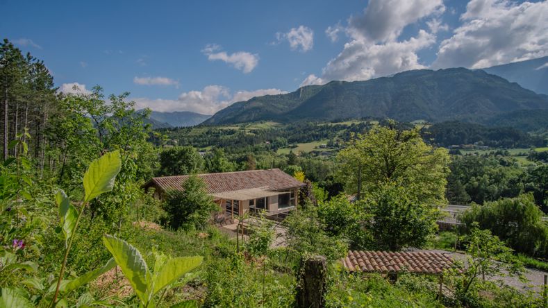  gîte au son du diois avec le vercors en arrière plan